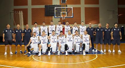 ΘΕΜΑ: Ελλάδα, τα... κοπέλια σου