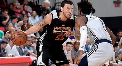 Η εντυπωσιακή εμφάνιση του Μάικ Τζέιμς (video)