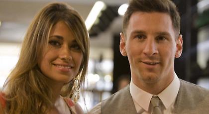 Η Αντονέλα λέει το «ναι» στον Μέσι (video)