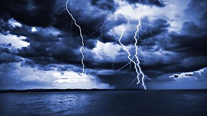 Από καλοκαίρι σε φθινόπωρο: Ραγδαία επιδείνωση του καιρού τις επόμενες ώρες