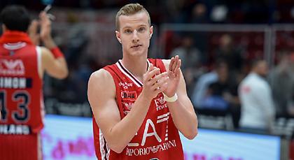 Αποχαιρέτησε ύστερα από 11 χρόνια την Αρμάνι ο Αμάτο