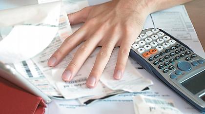 Εκκαθαριστικά-σοκ για έναν στους δύο φορολογουμένους