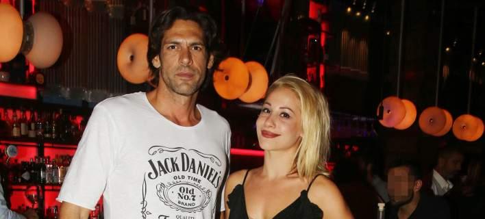 Σχεδιάζει να παντρευτεί ο Γιάννης Σπαλιάρας -Η πρόβα νυφικού της αγαπημένης του (pics)