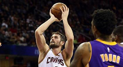 Το γύρισε στο τένις ο Λαβ: Υπόκλιση σε Φέντερερ (pics)