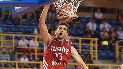 Στα Χανιά ο Κορκμάζ, ενισχύει την Τουρκία στο Ευρωπαϊκό U20