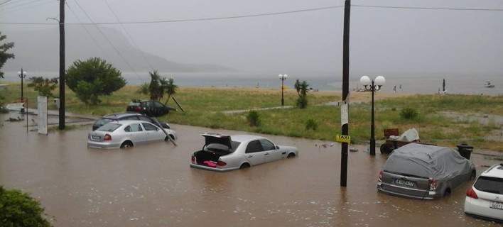 Eικόνες Aποκάλυψης στη Χαλκιδική: Πλημμύρισαν σπίτια, βυθίστηκαν αυτοκίνητα (pics/video)
