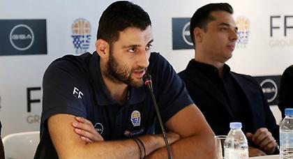 Με μουστάκι και ο Μπουρούσης και... ασίστ στον Τσαρτσαρή! (pic)