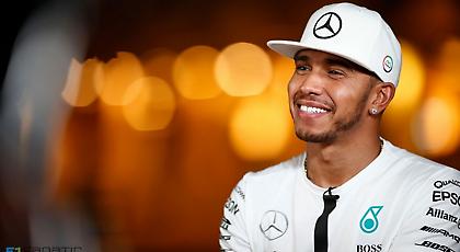 Η απάντηση Χάμιλτον στις φήμες περί απόσυρσης