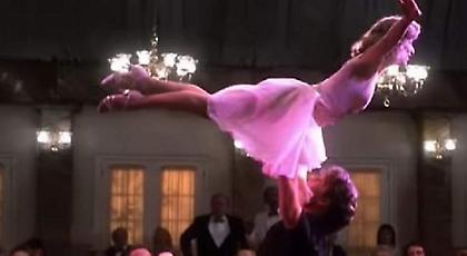 Ζευγάρι προσπάθησε να χορέψει το Dirty Dancing και κατέληξε στο νοσοκομείο (video)