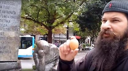 Βίντεο: Θύελλα αντιδράσεων για τον βανδαλισμό του μνημείου του Ολοκαυτώματος από τον Κλεομένη