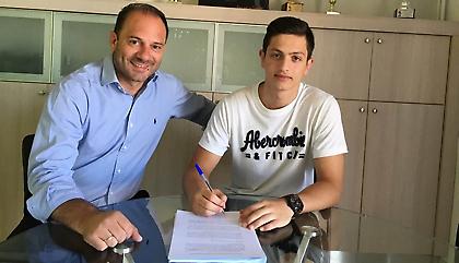 Επαγγελματικό συμβόλαιο με Προμηθέα ο Κυριλής