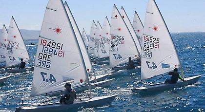 Μέσα σε τρία μετάλλια είναι οι Έλληνες ιστιοπλόοι στο Παγκόσμιο πρωτάθλημα Techno