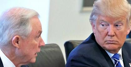 Tραμπ: Αν ήξερα ότι ο Σέσιονς θα αυτοεξαιρούνταν δεν θα τον διόριζα υπουργό