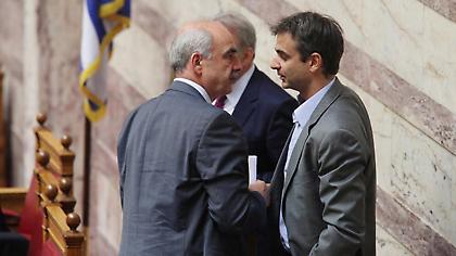 Συνάντηση Κυριάκου με Μεϊμαράκη στη Βουλή