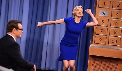 H -θεά- Σαρλίζ Θίρον σε χορευτική μάχη με τον Τζίμι Φάλον! (video)