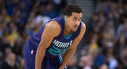 Ζέρβας στον ΣΠΟΡ FM: «Απαντάει μέχρι το βράδυ στον Ολυμπιακό ο Ρόμπερτς»