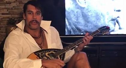 ΔΕΝ ΥΠΑΡΧΕΙ ο Πρίντεζης: Άφησε ΕΠΙΚΗ μουστάκα και προκάλεσε Παπαπέτρου! (video)