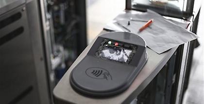 Συνελήφθη Ιρακινός να προξενεί φθορές σε ακυρωτικά μηχανήματα του τραμ