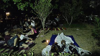 Κως: Κοιμούνται σε αυτοκίνητα και σκηνές και φοβούνται νέο σεισμό οι κάτοικοι