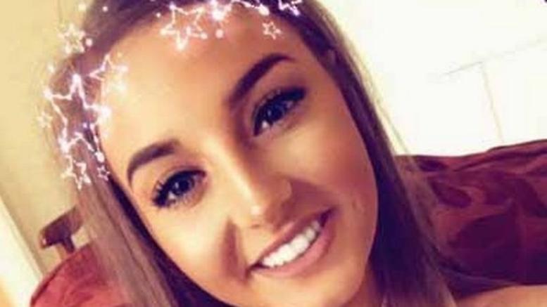 Στην ορκωμοσία της κόρης του βιντεοσκοπούσε συμφοιτήτρια