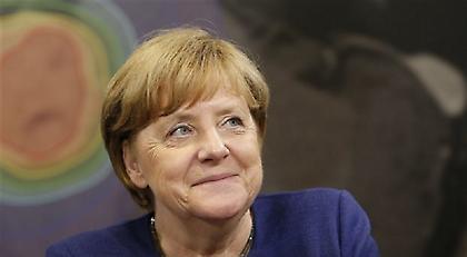 Σαρώνει η Άνγκελα Μέρκελ στις προτιμήσεις των υψηλόβαθμων στελεχών