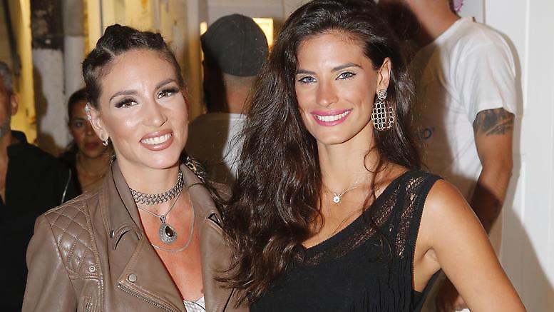 Οικονομάκου – Μπόμπα: Συνάντηση «κορυφής» στα σοκάκια της Μυκόνου