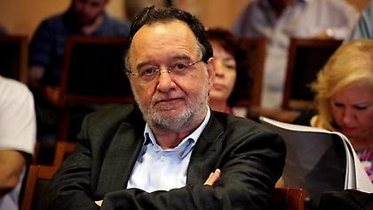 Λαφαζάνης: Ο Τσίπρας είναι ανιστόρητος και πολιτικά ανίδεος