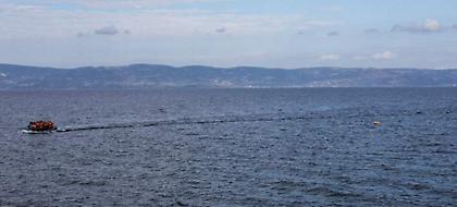 Eντοπίστηκε φουσκωτό με 58 πρόσφυγες και μετανάστες στη Σάμο