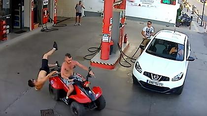 Γουρούνα εισβάλλει σε βενζινάδικο και εκτοξεύεται ο συνεπιβάτης (video)