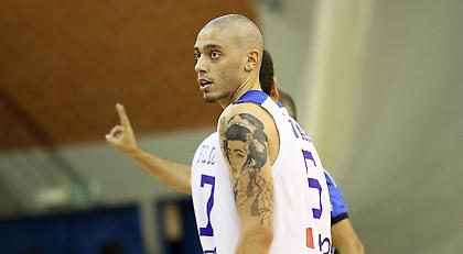 «Βλέπουν» Κόνιαρη οι αιώνιοι