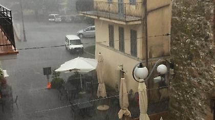 Δυο νεκροί από την κακοκαιρία στην Ιταλία - Ισχυρές βροχοπτώσεις και χαλάζι