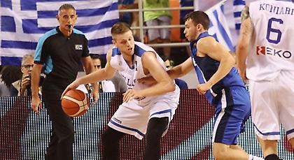 Χαραλαμπόπουλος στον ΣΠΟΡ FM: «Στην Ελλάδα αυτός που φέρνει το αποτέλεσμα παίζει»