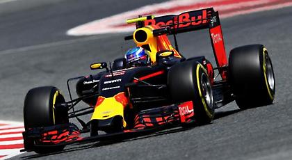 Πιέζει τη Red Bull για ανταγωνιστικό μονοθέσιο ο Φερστάπεν