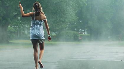 Καιρός: Τοπικές βροχές στα δυτικά και πτώση της θερμοκρασίας