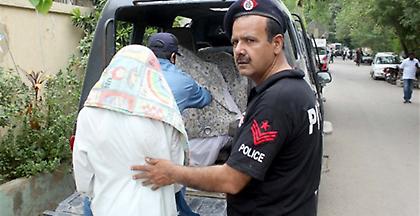 Πακιστάν: Συνελήφθησαν 20 άτομα που διέταξαν τον βιασμό μιας έφηβης