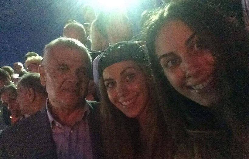 Με Μελισσανίδη στον αγιασμό της «Αγια-Σοφιάς» οι αδερφές Αϊνατζόγλου (pics)