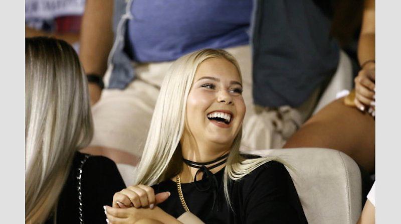 Ανέβηκε η θερμοκρασία στις εξέδρες της Λεωφόρου (pics)