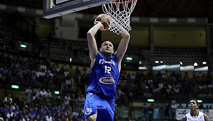 Επίσημα στην Αρμάνι ο Κουζίν