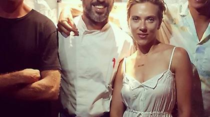 Στην Σίφνο η Σκάρλετ Γιοχανσον