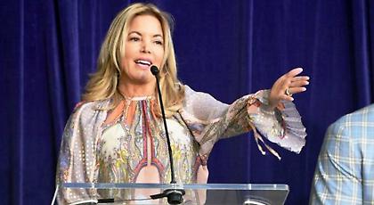 Τζίνι Μπας: «Ποτέ δεν κατάλαβα γιατί υπογράψαμε τους Ντενγκ-Μοζγκόφ»