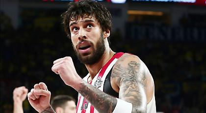 Ο Πρίντεζης παίζει… μπουζούκι στο δείπνο της Εθνικής!