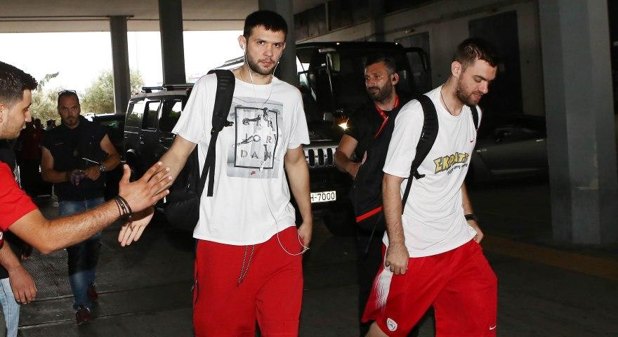 Μάντζαρης: «Χειμώνα καλοκαίρι τους τρώω στη μάπα»