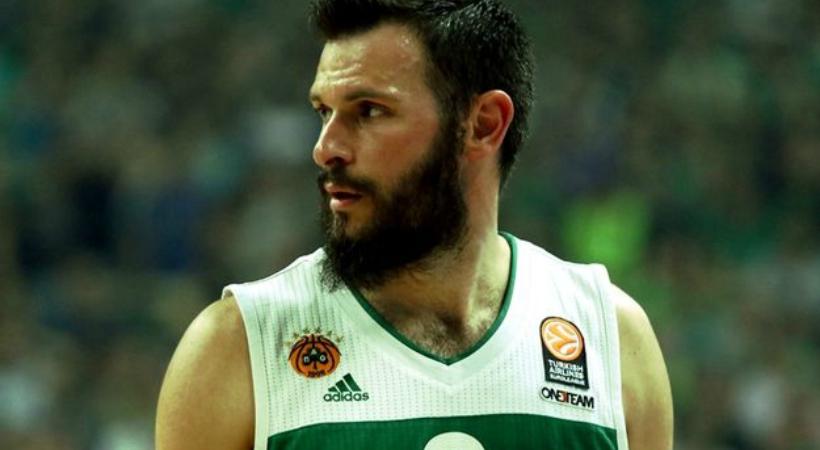 Αντώνης Φώτσης: Η νύχτα που έγραψε ιστορία με 24 ριμπάουντ! (VIDEO)