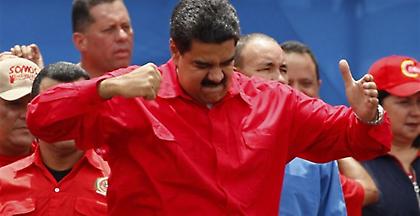 Απειλές και πιέσεις: Ο Μαδούρο αναγκάζει δημόσιους υπαλλήλους να ψηφίσουν