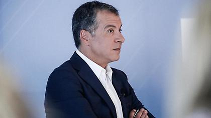 Θεοδωράκης: Οι εργολάβοι λάσπης υπόσχονται ότι θα μας βγάλουν από αυτήν