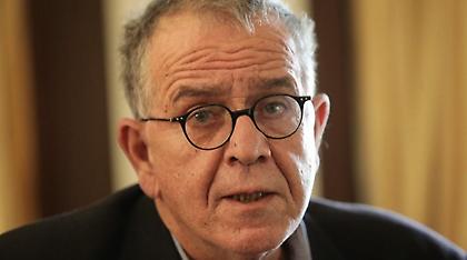 Μουζάλας: Σταματάμε τα συσσίτια και θα δίνουμε μετρητά στους μετανάστες