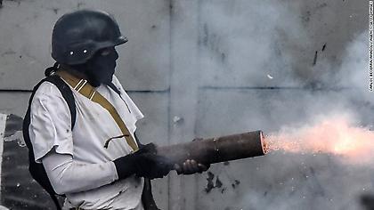 Ένας υποψήφιος κι ένας ακτιβιστής νεκρός στην «εκλογική» Βενεζουέλα