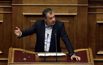 Η ανάρτηση του Σταύρου Θεοδωράκη για τα sms Βαρουφάκη-Τσίπρα