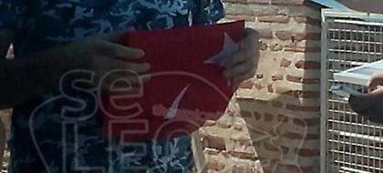 Τούρκοι προσπάθησαν να φωτογραφηθούν με την τουρκική σημαία στον Λευκό Πύργο