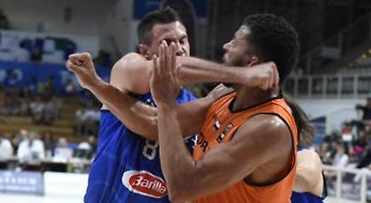 Έπαιξε μπουνιές σε φιλικό της Ιταλίας ο Γκαλινάρι (video)